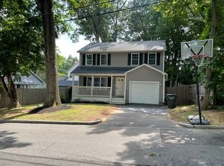 208 Groveland St, Springfield, MA 01108