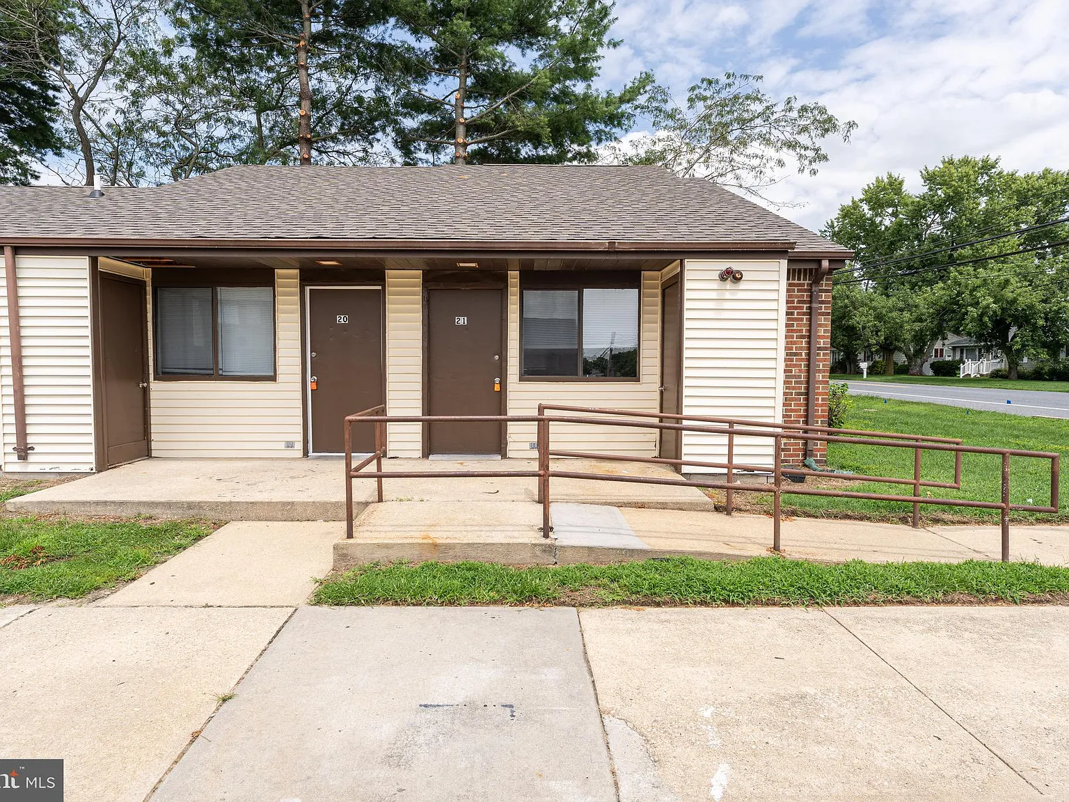 1 bed, 450 sqft, $1,095 — Photo 2