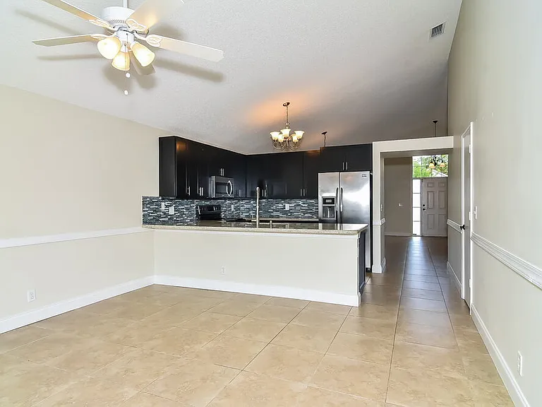 22457 Middletown Dr — Photo 6