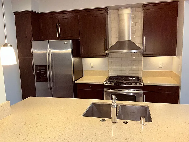 537 W Maple Ave — Photo 5