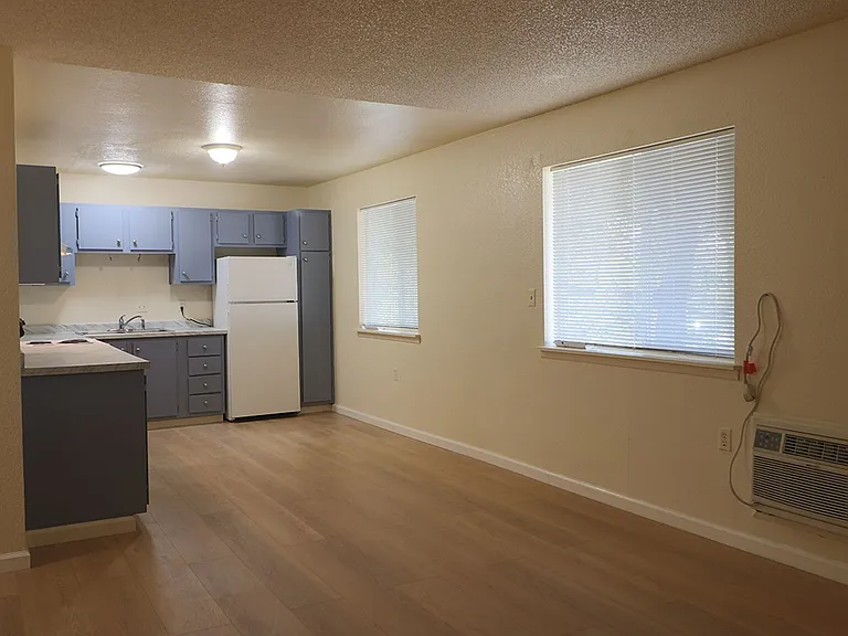 3635 Kindred Ave — Photo 6