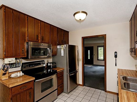 2nd image of 57 E Woodridge Dr