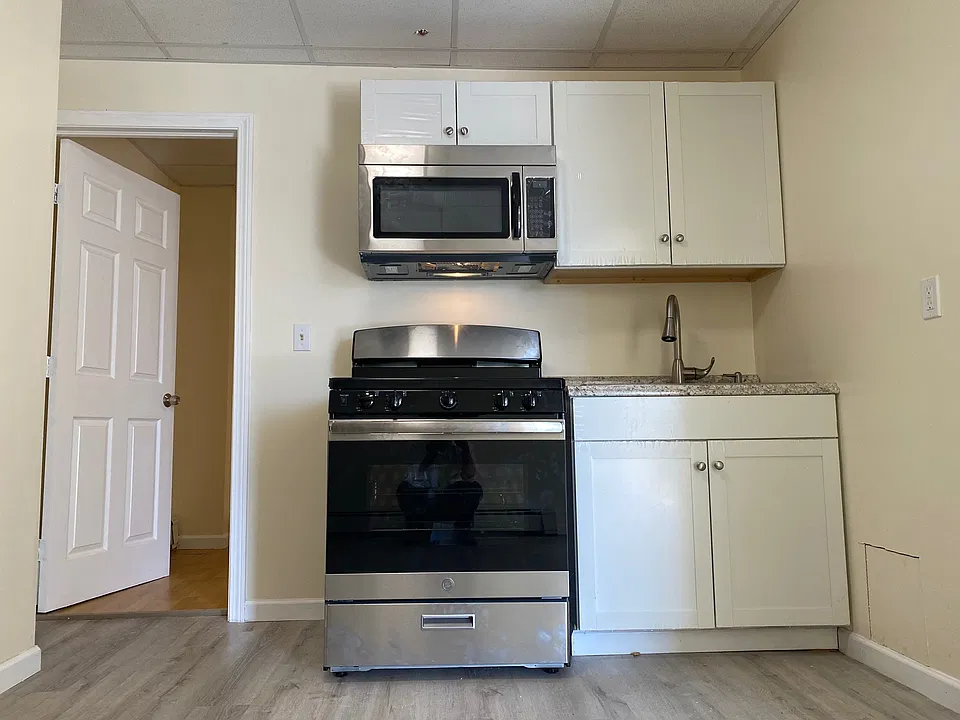 47 Pleasant St #1