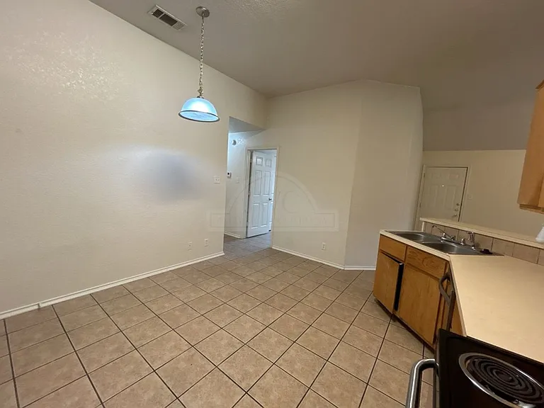 306 Jeff Gordon Dr — Photo 12
