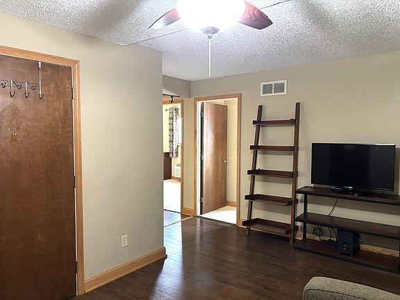2nd image of 364 W Lane Ave APT 323