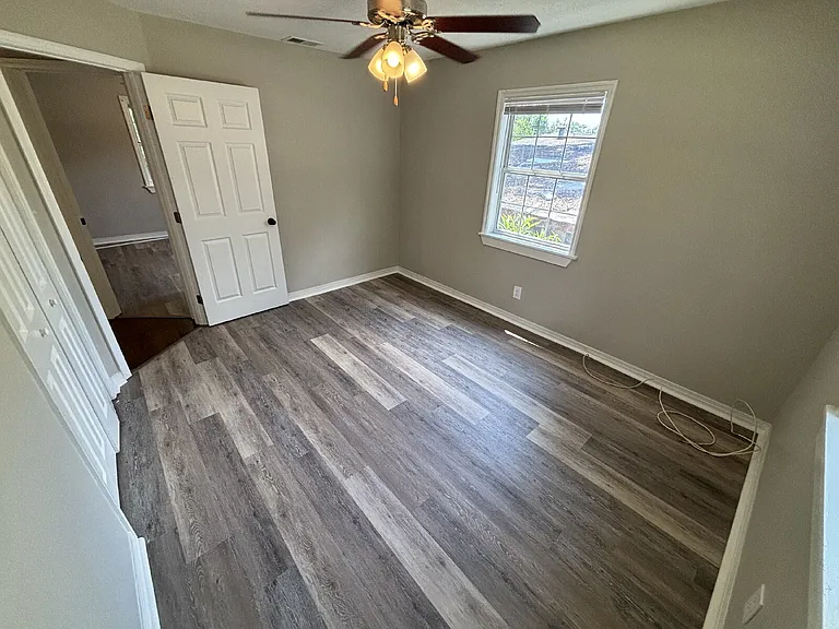 2059 Hillsborough St — Photo 10