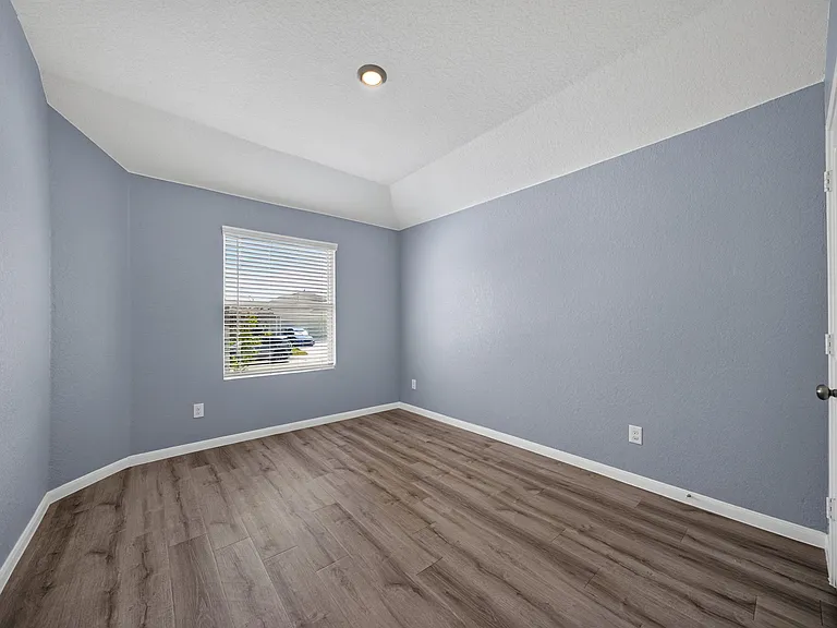 10639 Vinateros Dr — Photo 20