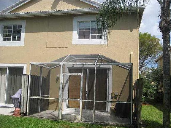 3rd image of 2154 Madeira Dr