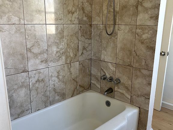 5th image of 781 Grove Way