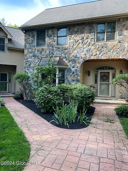 2nd image of 7 Saddle Brook Drive