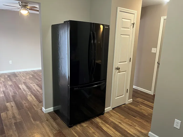 1027 Chesterfield Dr — Photo 5