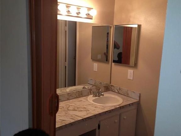 4th image of 9421 Evergreen Pl APT 205