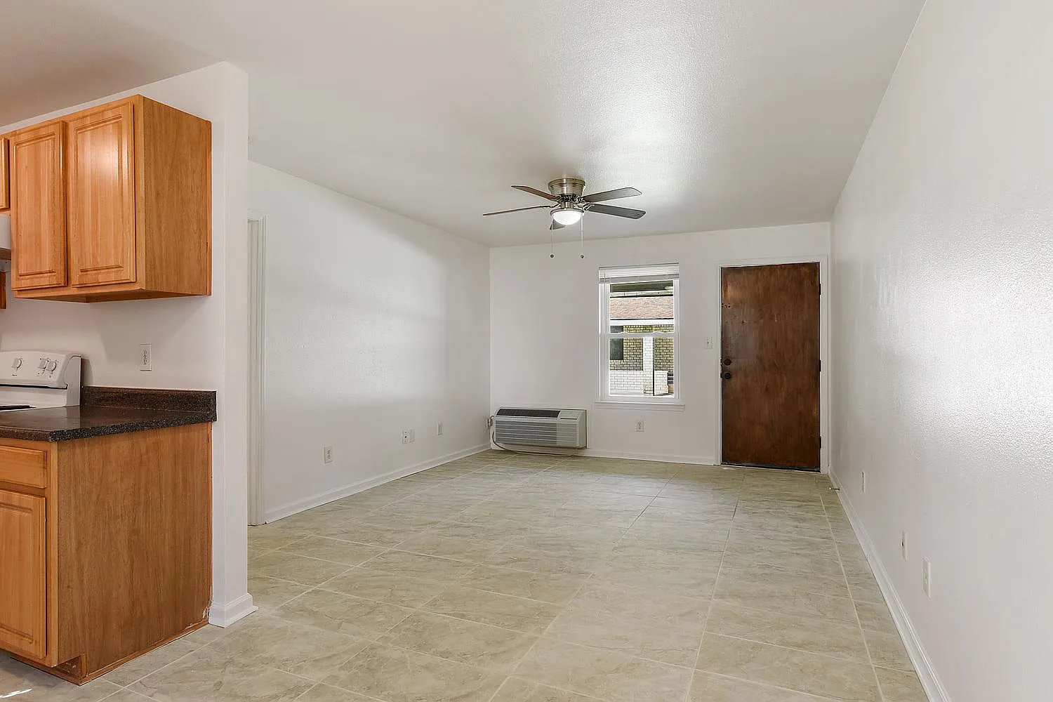 1060 Cousin St — Photo 3
