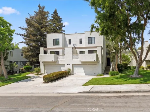 158 N Singingwood St Unit 2, Orange, CA 92869