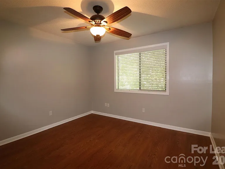 1472 Riverwood Ct — Photo 6