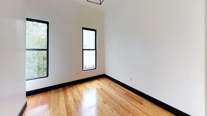 Rented by Nooklyn NYC LLC | media 4
