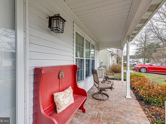 5th image of 32 Cotherstone Dr