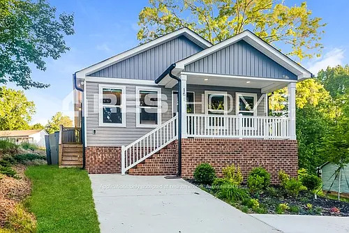 161 Glenwood Dr SW #1 Photo 1