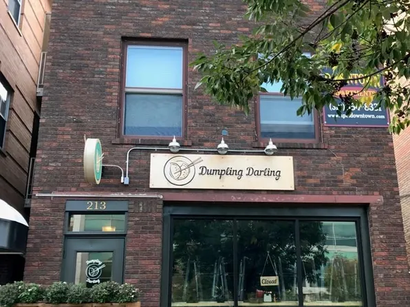 213 Iowa Ave, Iowa City, IA