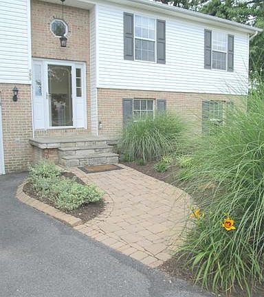 4th image of 105 Woodbury Ct