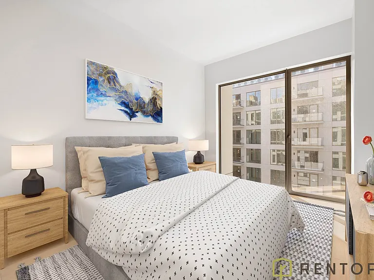 960 Franklin Ave #353 — Photo 5