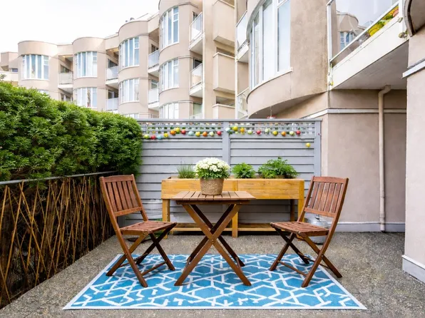1236 W 8th Ave #111, Vancouver, BC V6H 3Y9