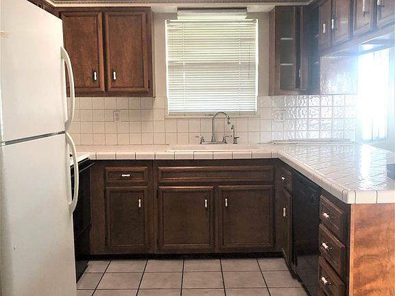 4th image of 2715 Winston Ave