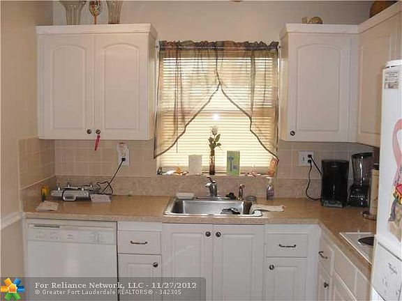 5th image of 9581 Sunrise Lakes Blvd APT 311