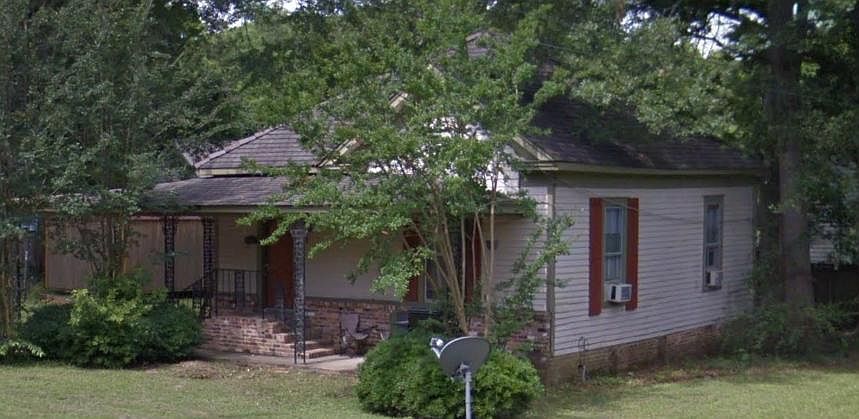 1st image of 304 Louisville St