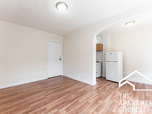 2nd image of 5417 N Kenmore Ave APT 312