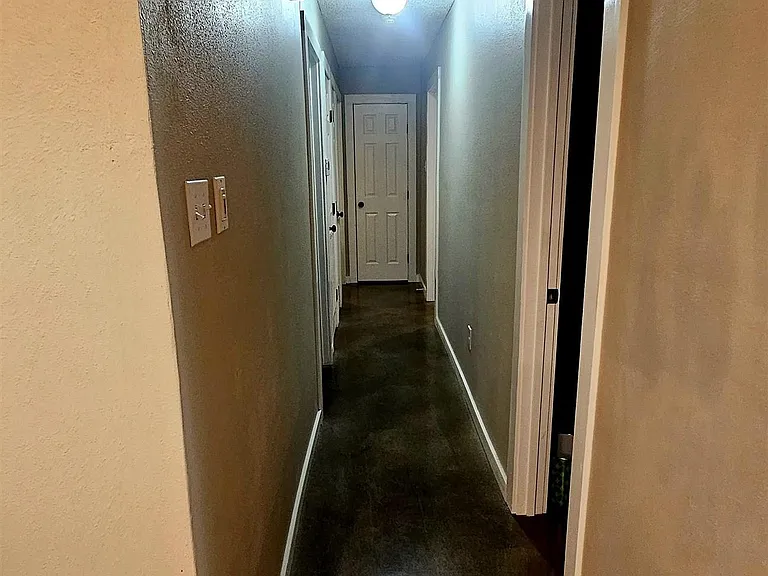8708 Montclair St — Photo 6