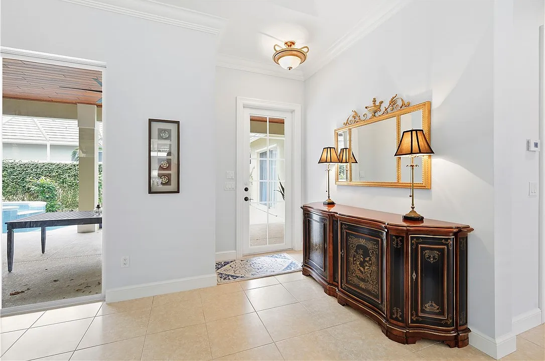 3 bed, 3.5 bath, 3046 sqft, $8,000 — Photo 3