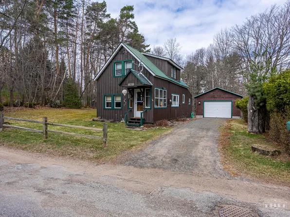 66 Edward St, Saranac Lake, NY 12983