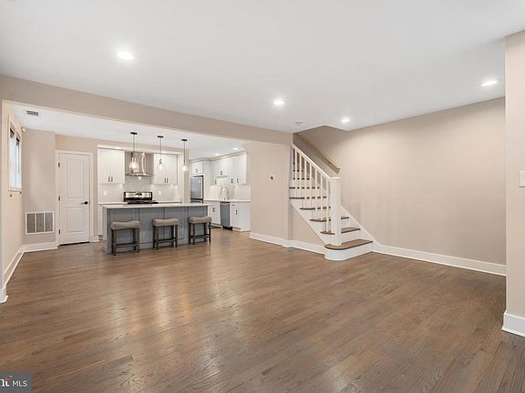 4th image of 50 53rd St SE