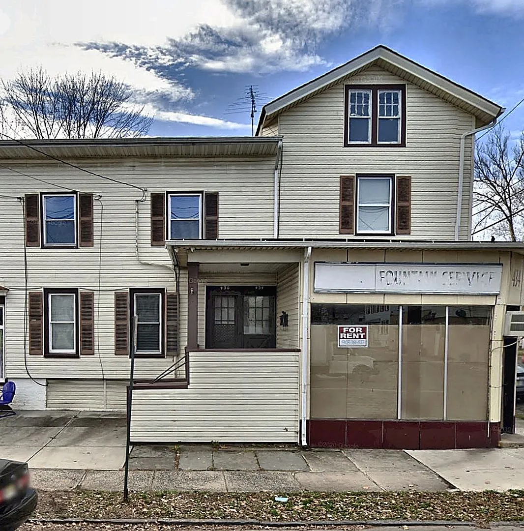428-434 W Grand Ave — Photo 1