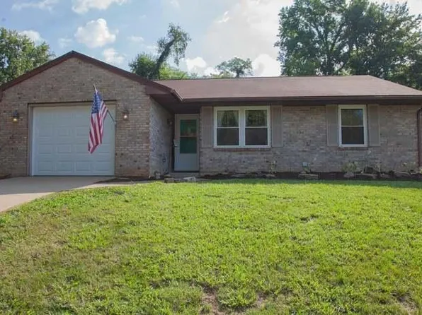 5900 Greensboro Dr, Newburgh, IN 47630