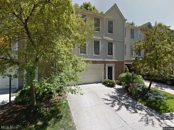 123 Cliffside Commons Dr #123, Rocky River, OH 44116