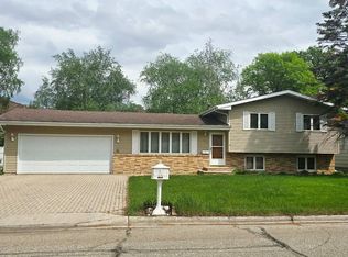 610 Kneale Ave S, Thief River Falls, MN 56701