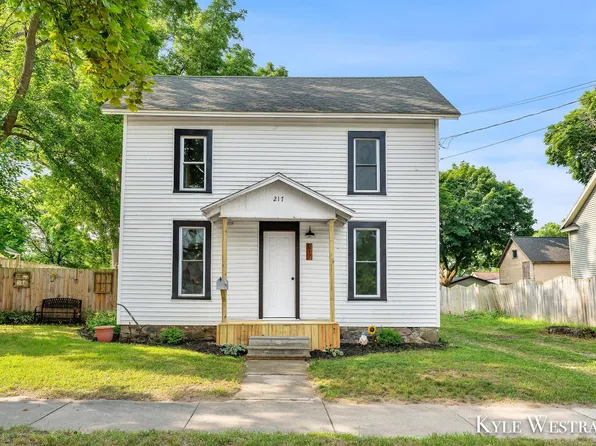 217 E Liberty St, Belding, MI 48809