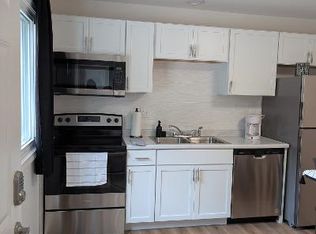 301 Wilshire Dr #2, Sandwich, IL 60548