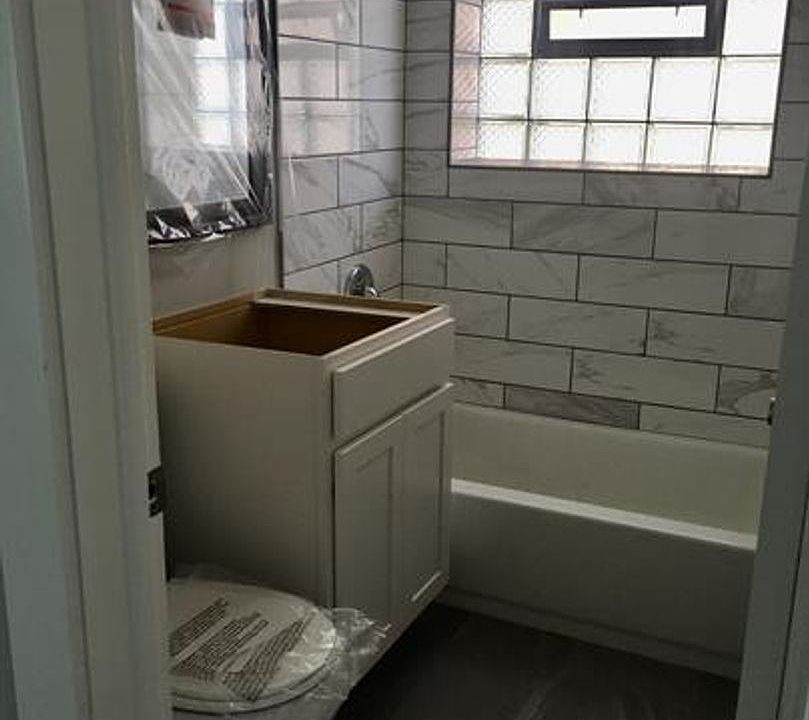 2nd image of 305 Bluff Ave #1E