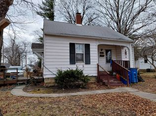 910 E Butler St, Olney, IL