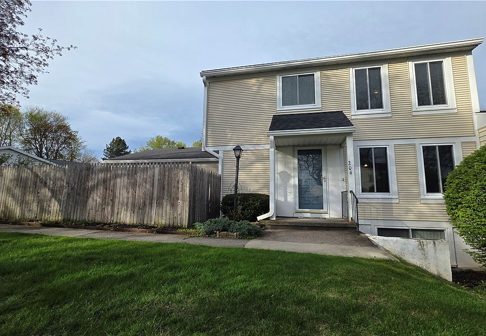 1st image of 204 Greenway Blvd