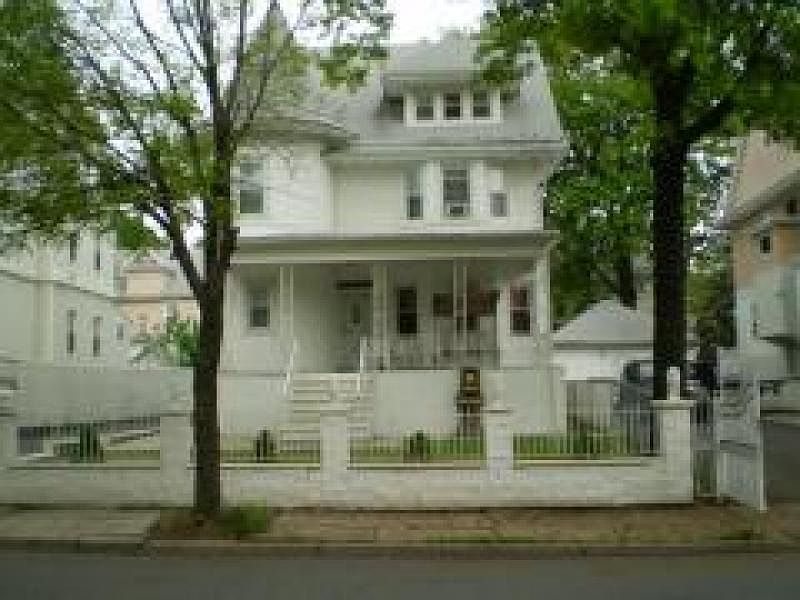1st image of 42-44 NAIRN PL