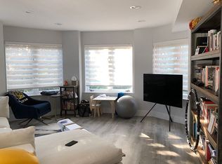 318 Ellery Ct, Edgewater, NJ 07020