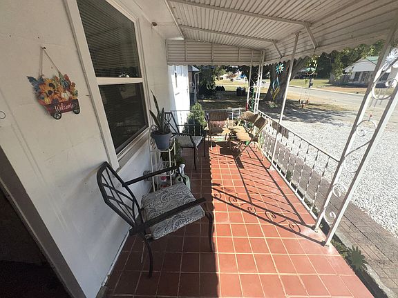 2nd image of 407 England St E