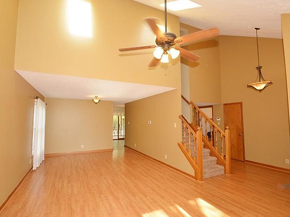 5th image of 10716 Stonemill Ct