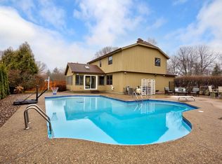 1031 Woodland Pl, Menasha, WI 54952