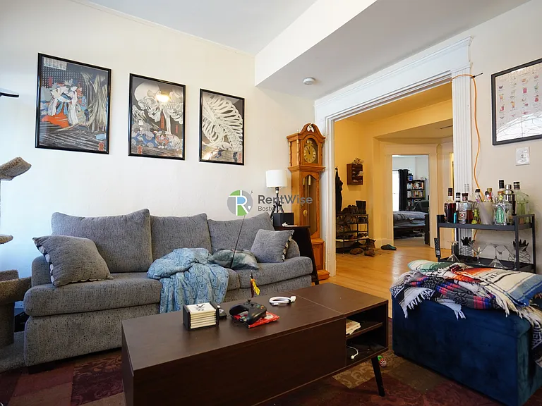 10 Foster St #1 — Photo 4