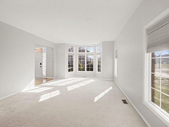 3rd image of 49308 Dominion Ct